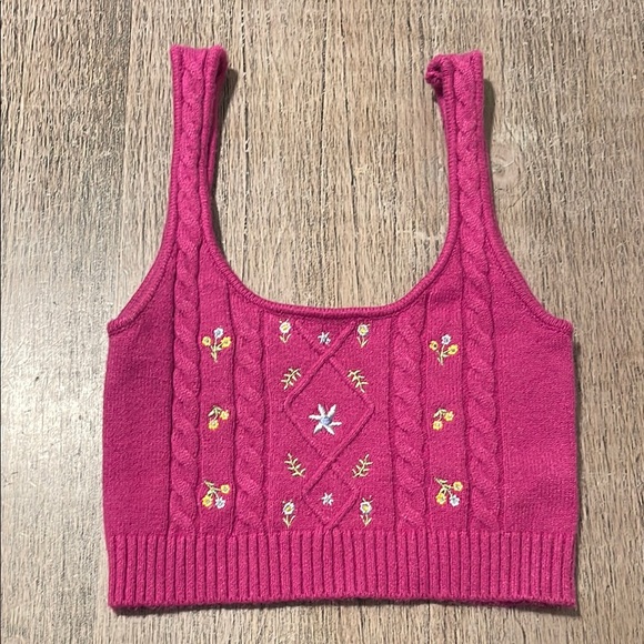Glassons Fuchsia embroidered sweater‎ Crop Top XS - Picture 1 of 4